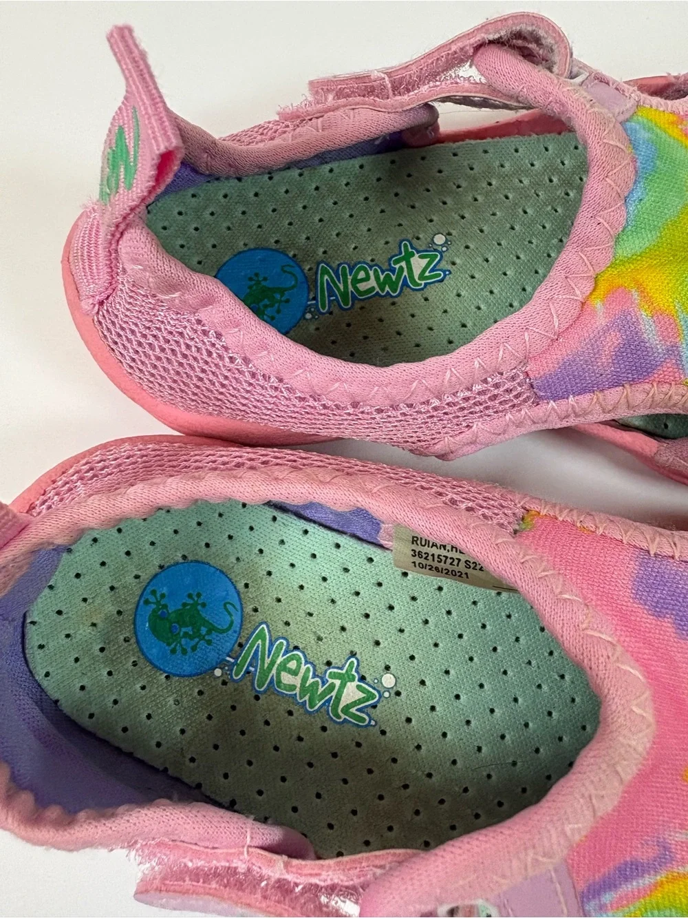 Newtz Pink Tie Dye Toddler Water Shoes Size 7/8 Beach Poolside Vacation